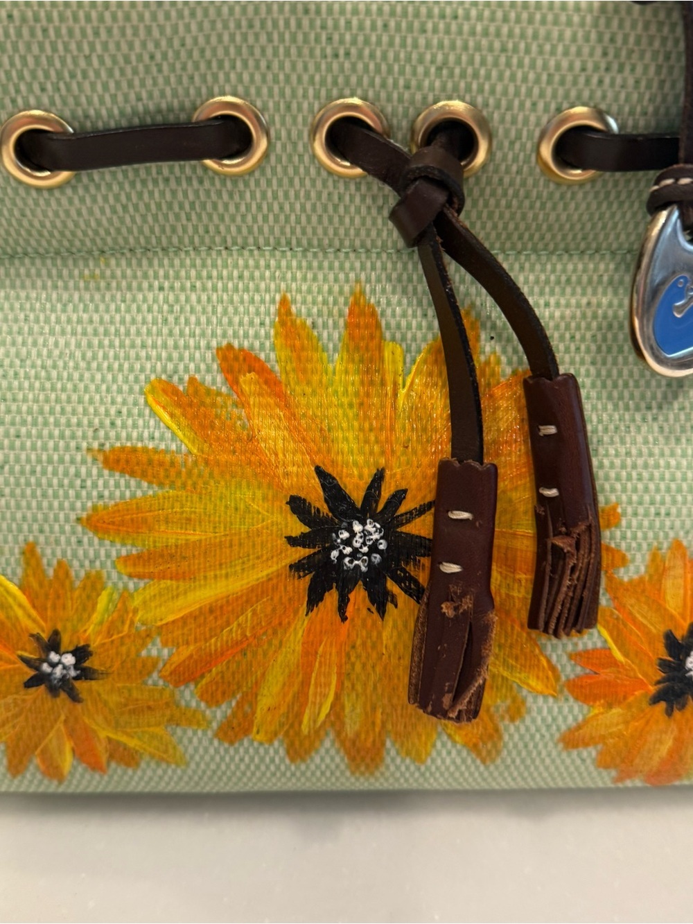 Dooney & Bourke VTG RARE Light Green Basketweave Tote W/Sunflowers EUC - Picture 3 of 15